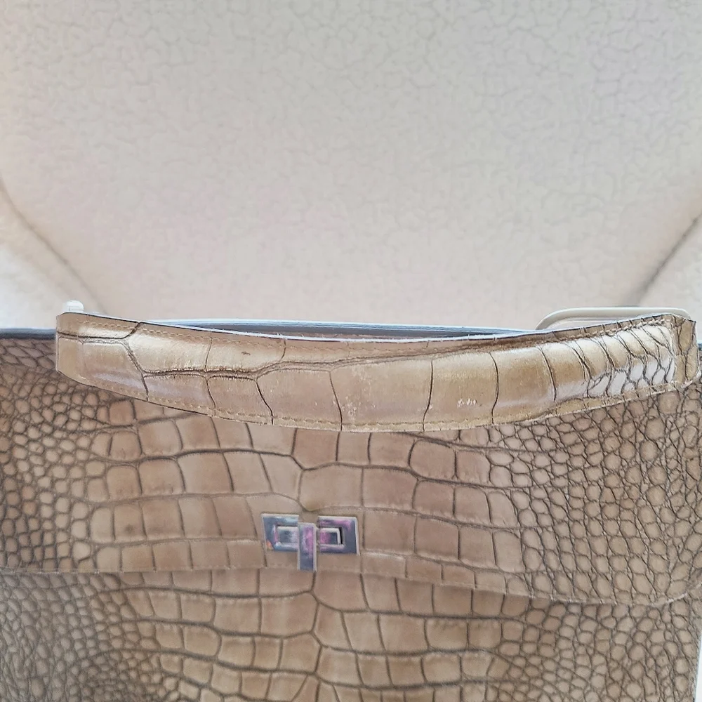 Claudia Firenze Croc Embossed Leather Handbag - Picture 7 of 12